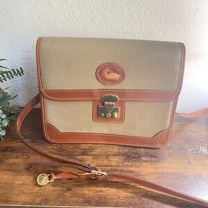 Vintage Dooney & Bourke crossbody bag